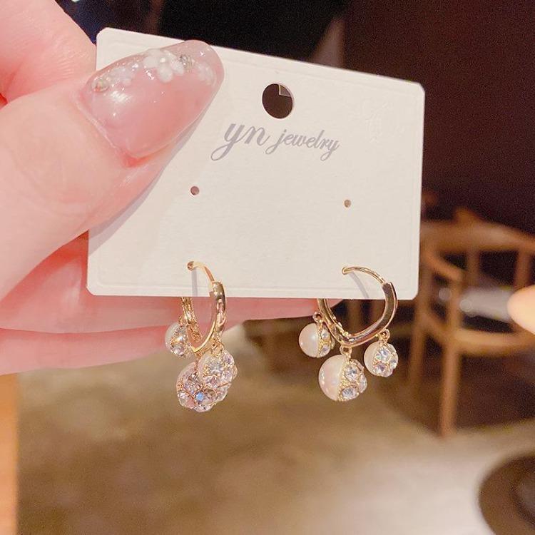 Double-sided Earrings with Diamonds and Pearls