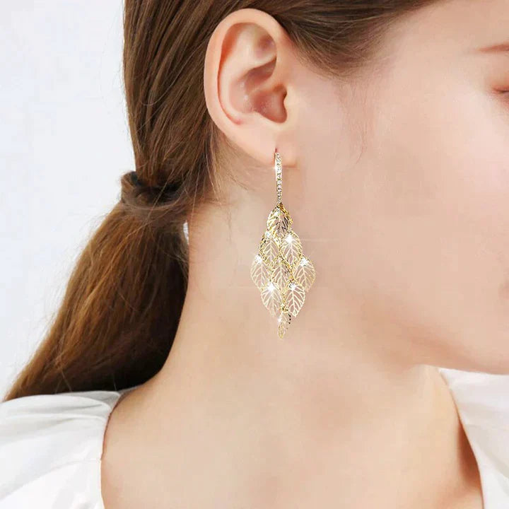 HOLLOW LEAF EARRINGS