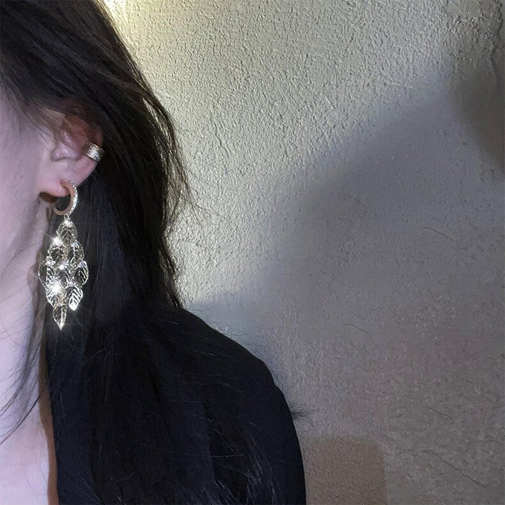 HOLLOW LEAF EARRINGS