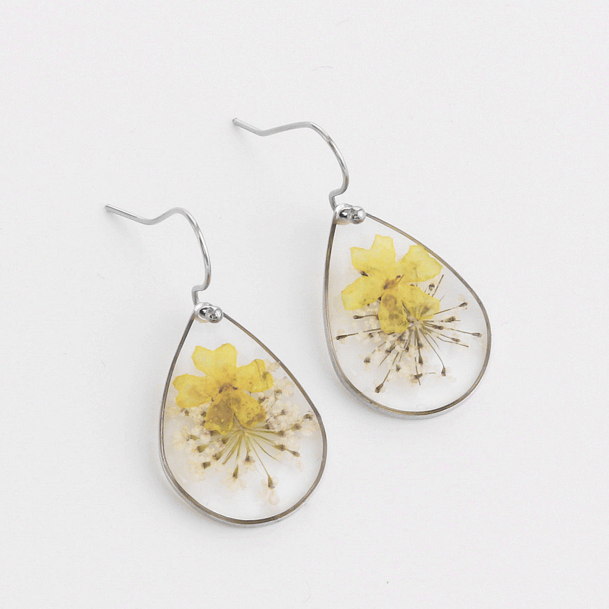 Preserved flower earrings